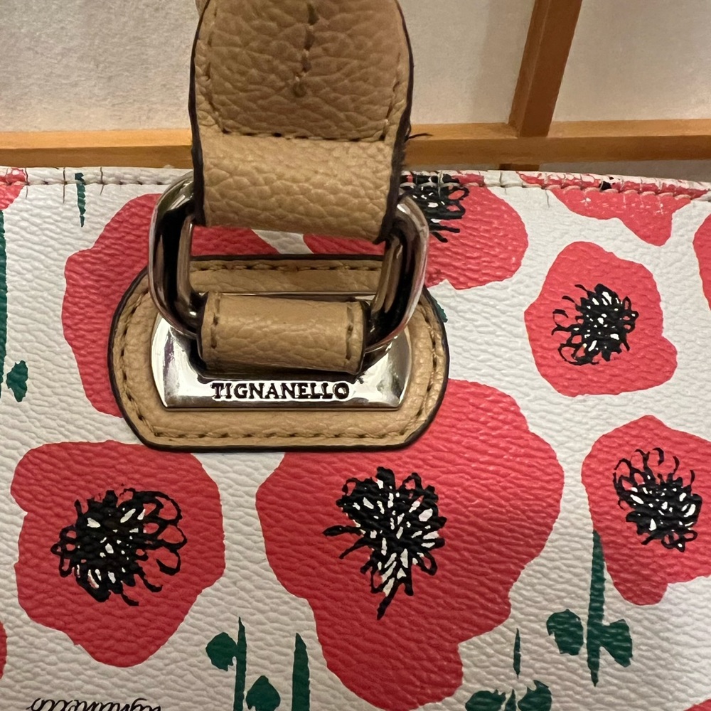 Tignanello Strawberry Poppy
Medium Handbag Tote Bag Purse - Picture 4 of 15